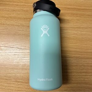 aqua/ teal hydroflask
